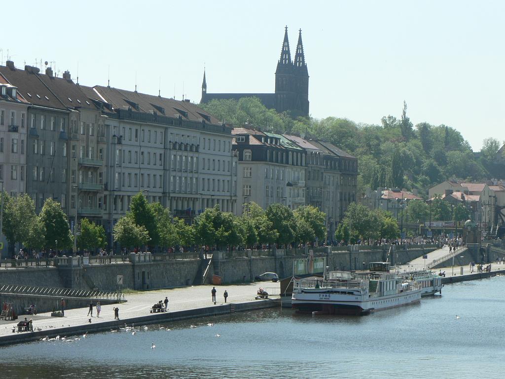 Maraton 08 066.jpg - abychom klukům mohli předat další gely